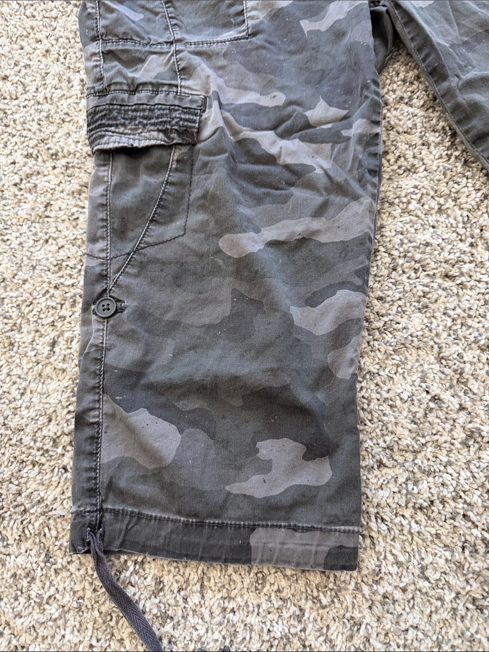 Women’s Gray Camouflage Cargo Capris — Gray Camo - Picture 6 of 8